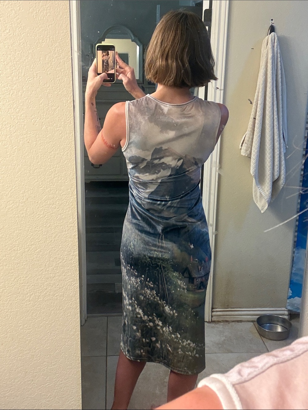 Landscape scenic pastoral print graphic body con velvet velour midi dress size M - Picture 4 of 11